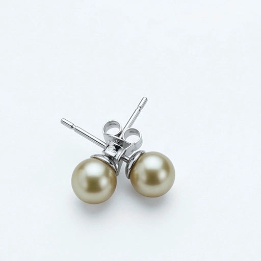 Pearl Stud earring
